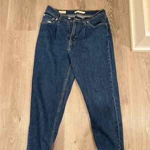 Levi’s Premium Mom Jeans Women's Dark Blue Size 27